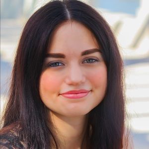 Meet your Posher, Abigail